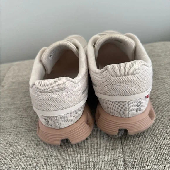 ON Cloud 5 Running Shoe Women's - Picture 6 of 10